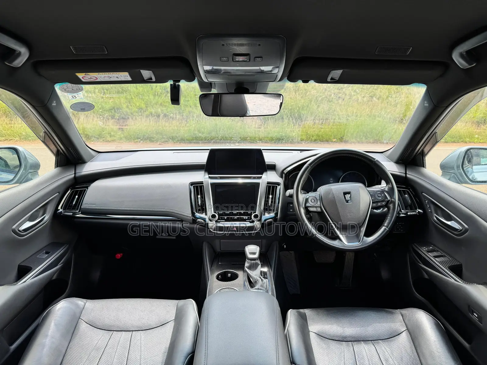 Toyota Crown 2018 Silver