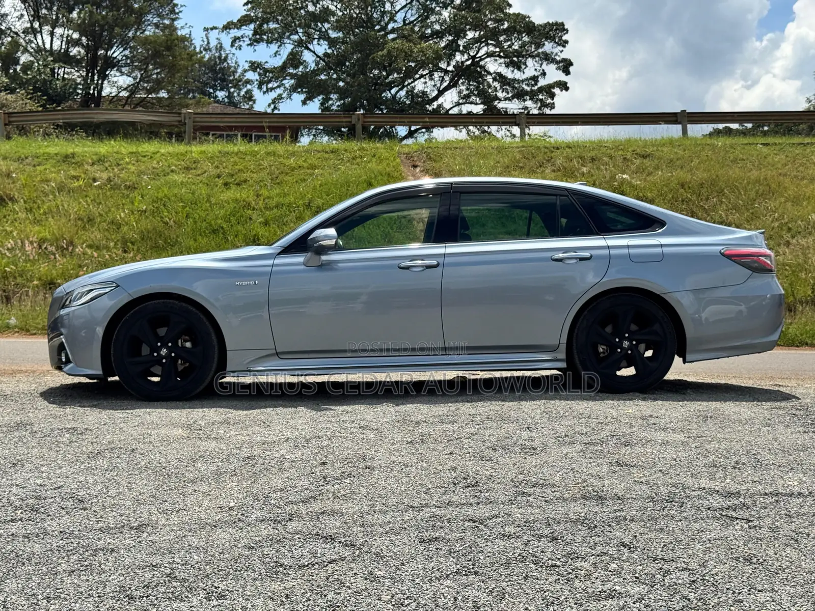 Toyota Crown 2018 Silver