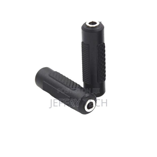Female to Female Stereo Coupler - thumbnail 2