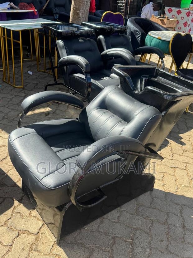 Black Leather Salon Sink Chair - thumbnail 3