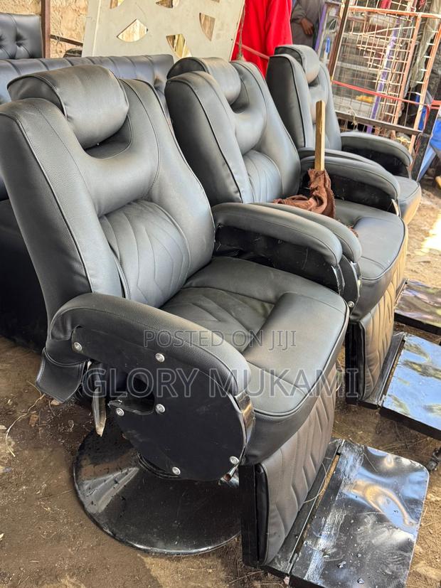 Kinyozi Barber Chair