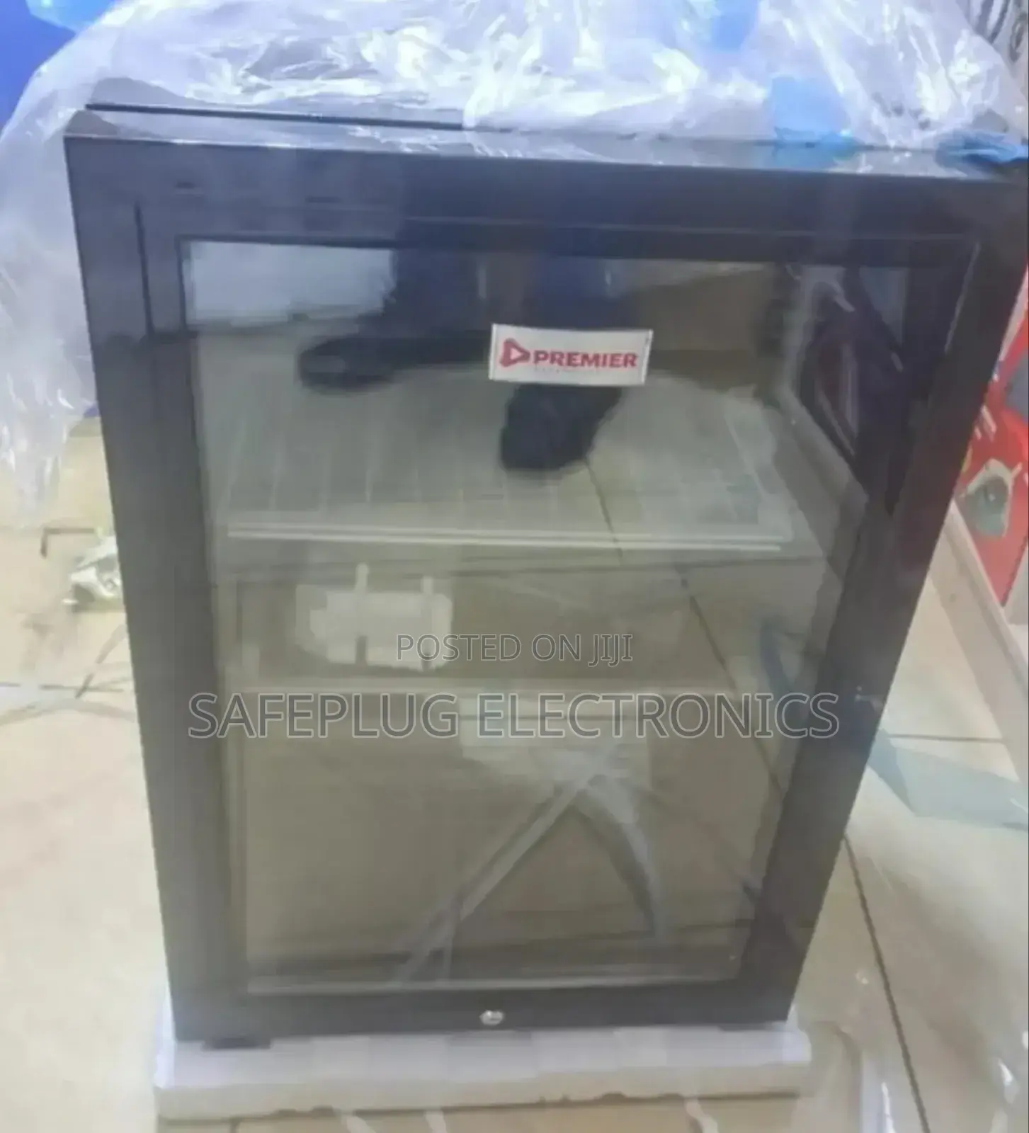 Premier Glass Door Showcase 65l With 10l Freezer Pm- 6l