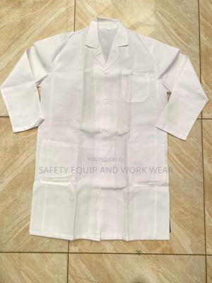 White Lab Coats With Minimalist Design For Professionals. - thumbnail 2