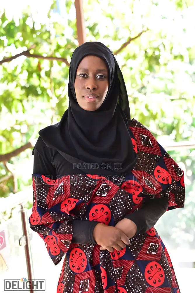 Empowering Muslim Designers, Enroll Modest Fashion School!