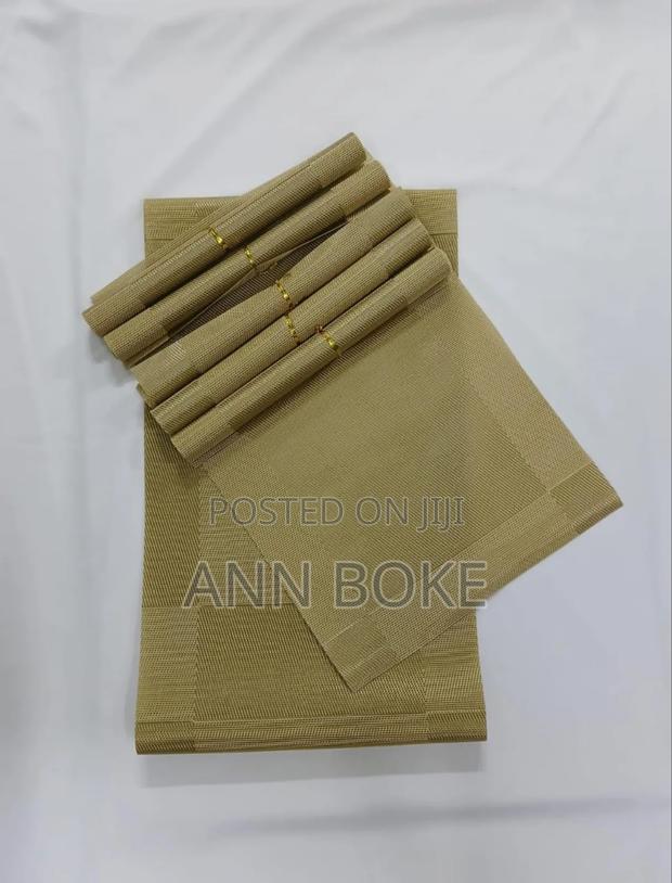  *6 Piece Rectangular Table Mats Plus 1 Table Runner - thumbnail 3