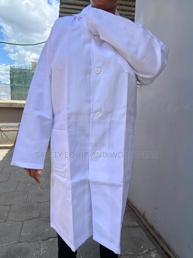 Lab Coats With Hidden Stitching For Professional Look. - main view