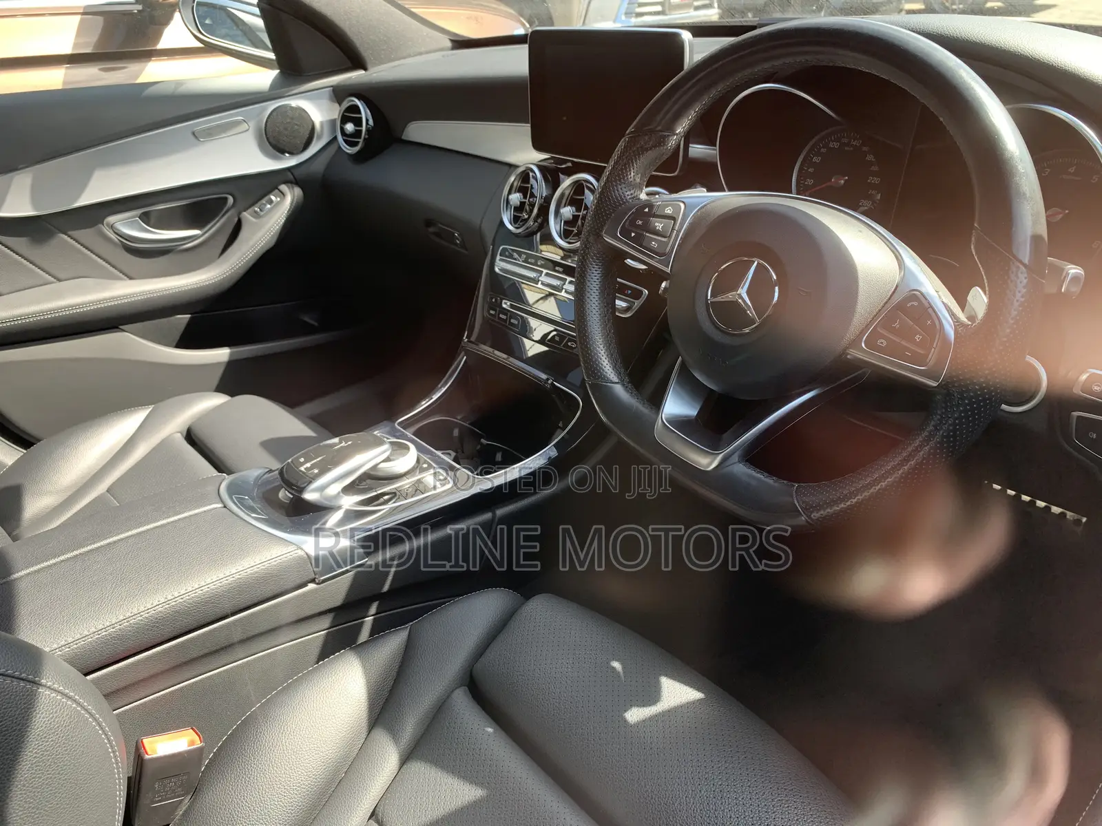 Mercedes-Benz C180 2018 Gold