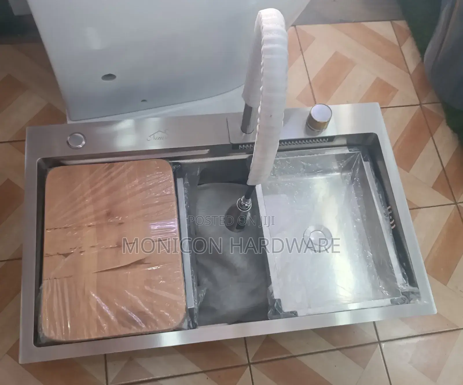 Nemsi Kitchen Sink