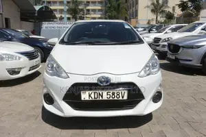 Toyota Aqua 2016 Pearl