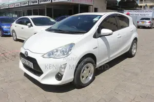 Toyota Aqua 2016 Pearl