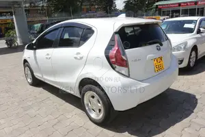 Toyota Aqua 2016 Pearl