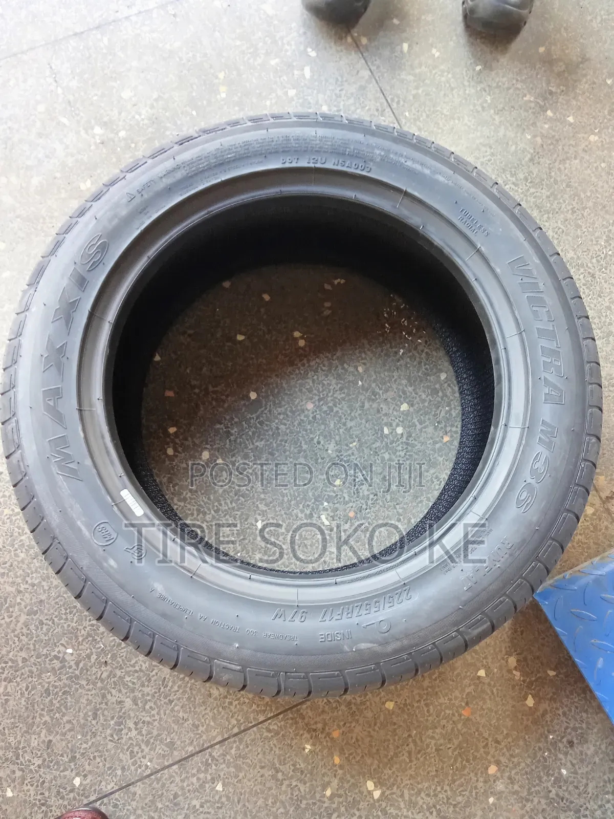 225/55 R17 Maxxis Victra Runflat M36+