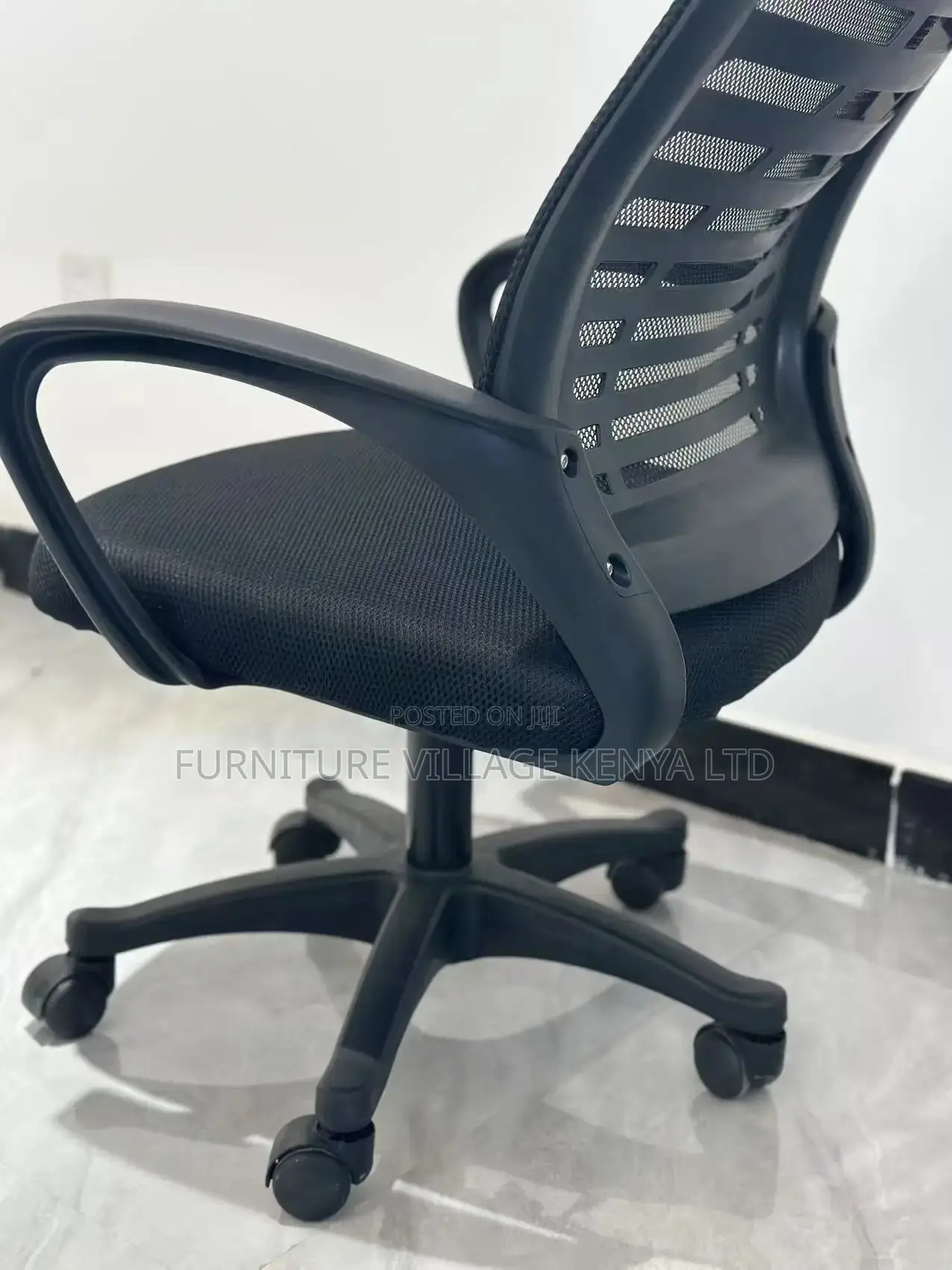 Office Chair: Ergonomic Headrest Mesh Relaxed Backrest Chair