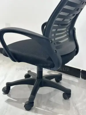 Office Chair: Ergonomic Headrest Mesh Relaxed Backrest Chair