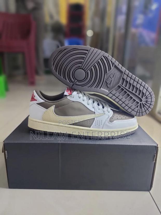 Travis Scott Reverse Motcha - thumbnail 4