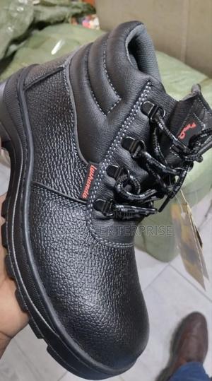 Safety Boots!!! Safety Boots!!! - thumbnail 3