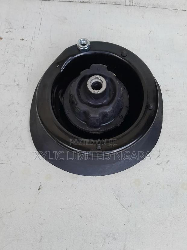Mercedes W203 Front Shock Mounting