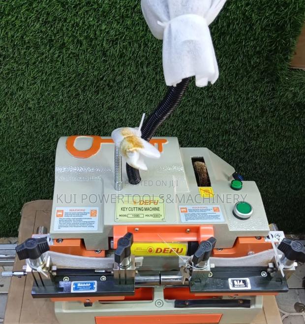 Electric Key Cutting Machine / Key Cutter 
Defu 100e1