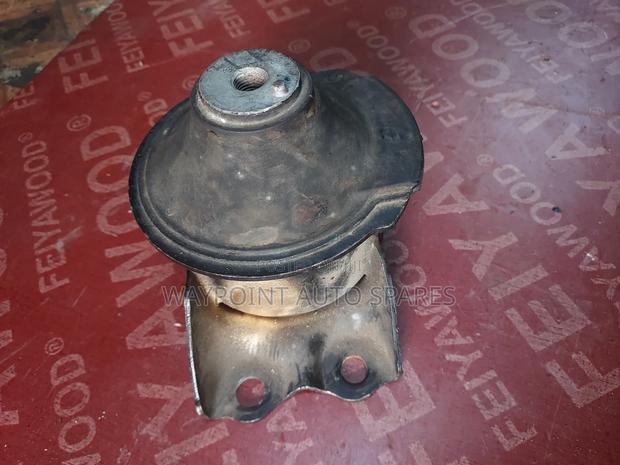 Engine Mount Honda Step Wagon - thumbnail 3