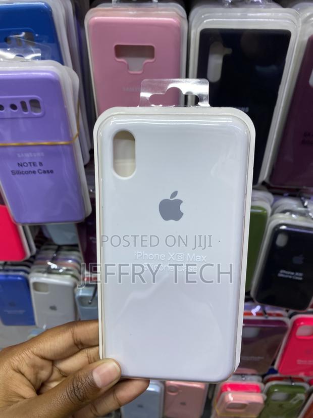 Leegu iPhone Xs Max Liquid Silicone Shockproof Case-White - main view