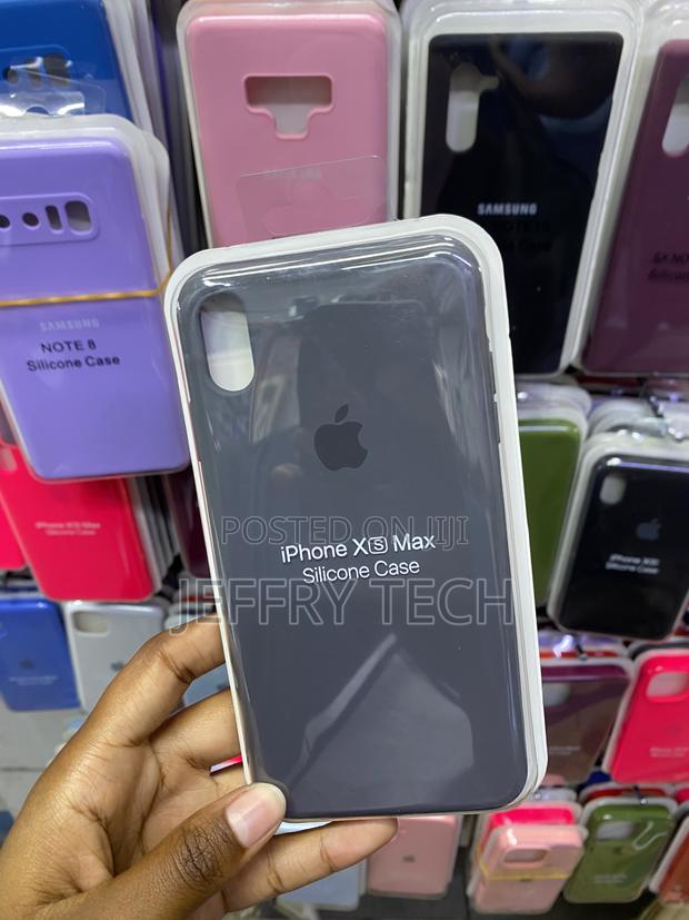 Ouxul iPhone Xs Max Liquid Silicone Case With Soft Lining - thumbnail 2