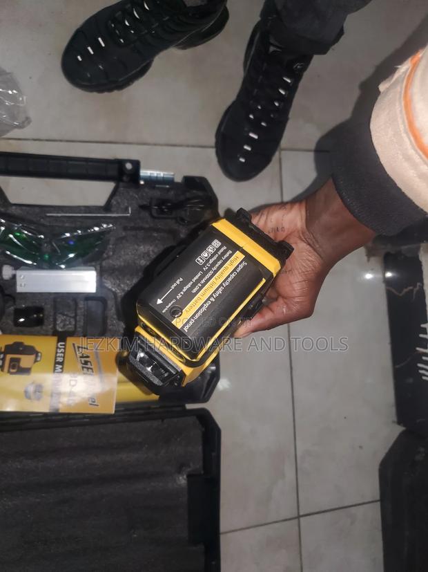 Laser Level With Stand (Dewalt) - thumbnail 3