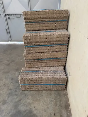 100 PCS Heavy-Duty Egg Trays