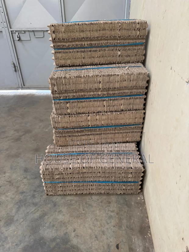 100 PCS Heavy-Duty Egg Trays