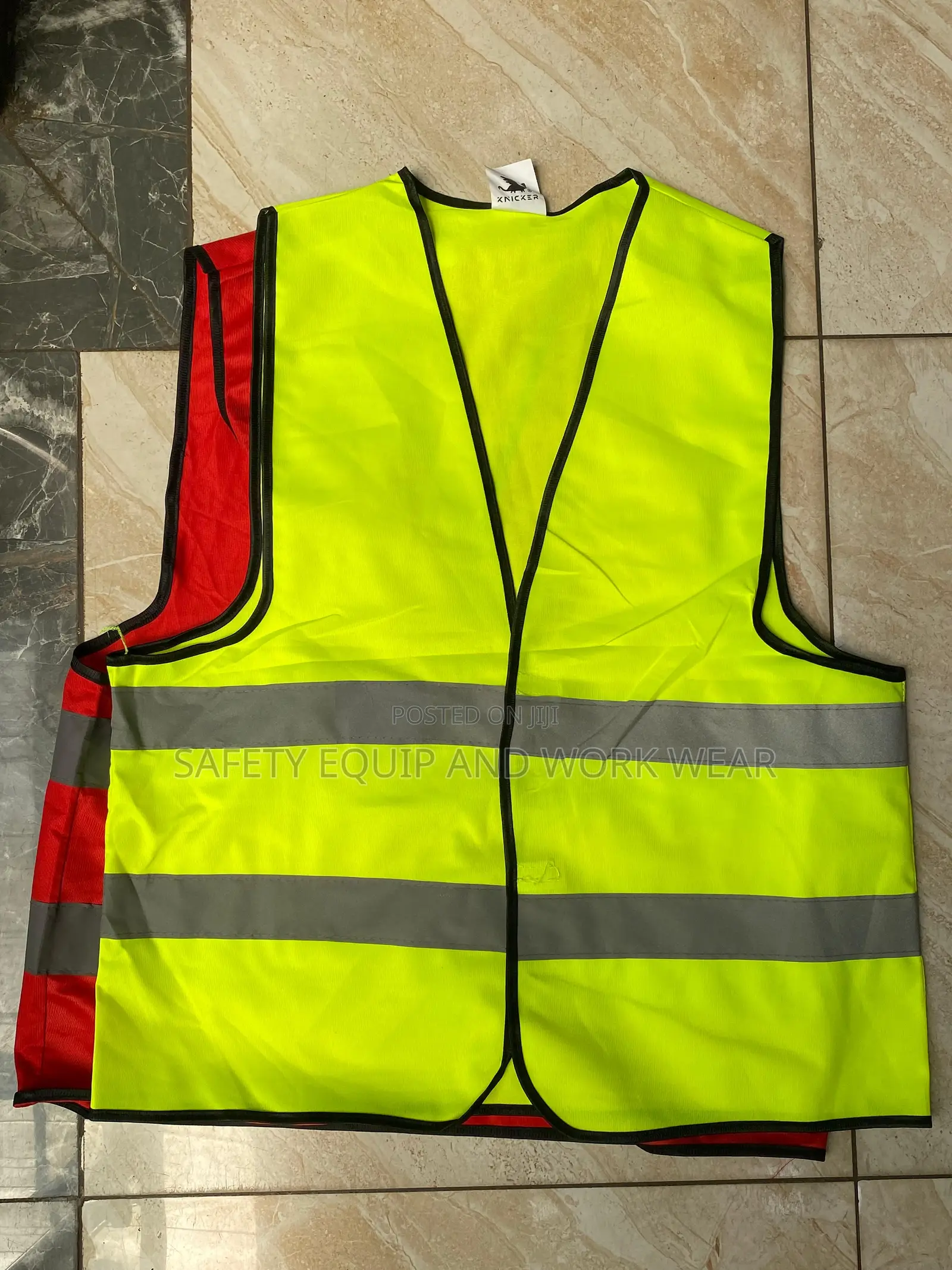 Reflector Vests Perfect For Construction Sites.