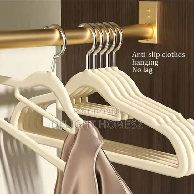 Velvet Non-Slip Hangers_ele