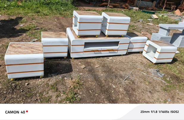 Refine Coffee Table White With 6 Stools - main view