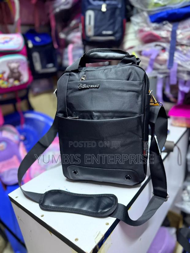 Medium Size Quality Shoulder Bag/Unisex Shoulder Black 1200
