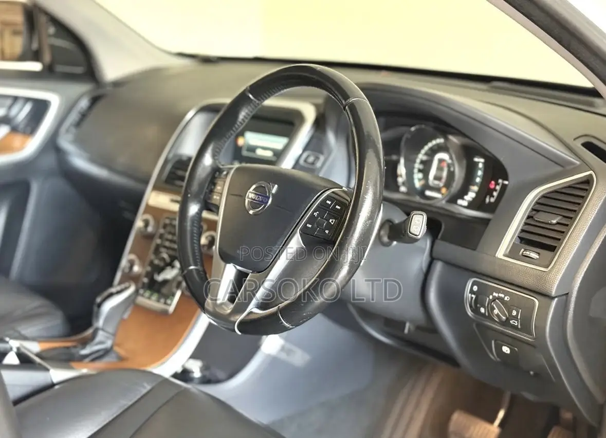 Volvo XC60 T6 R-Design AWD 2017 White