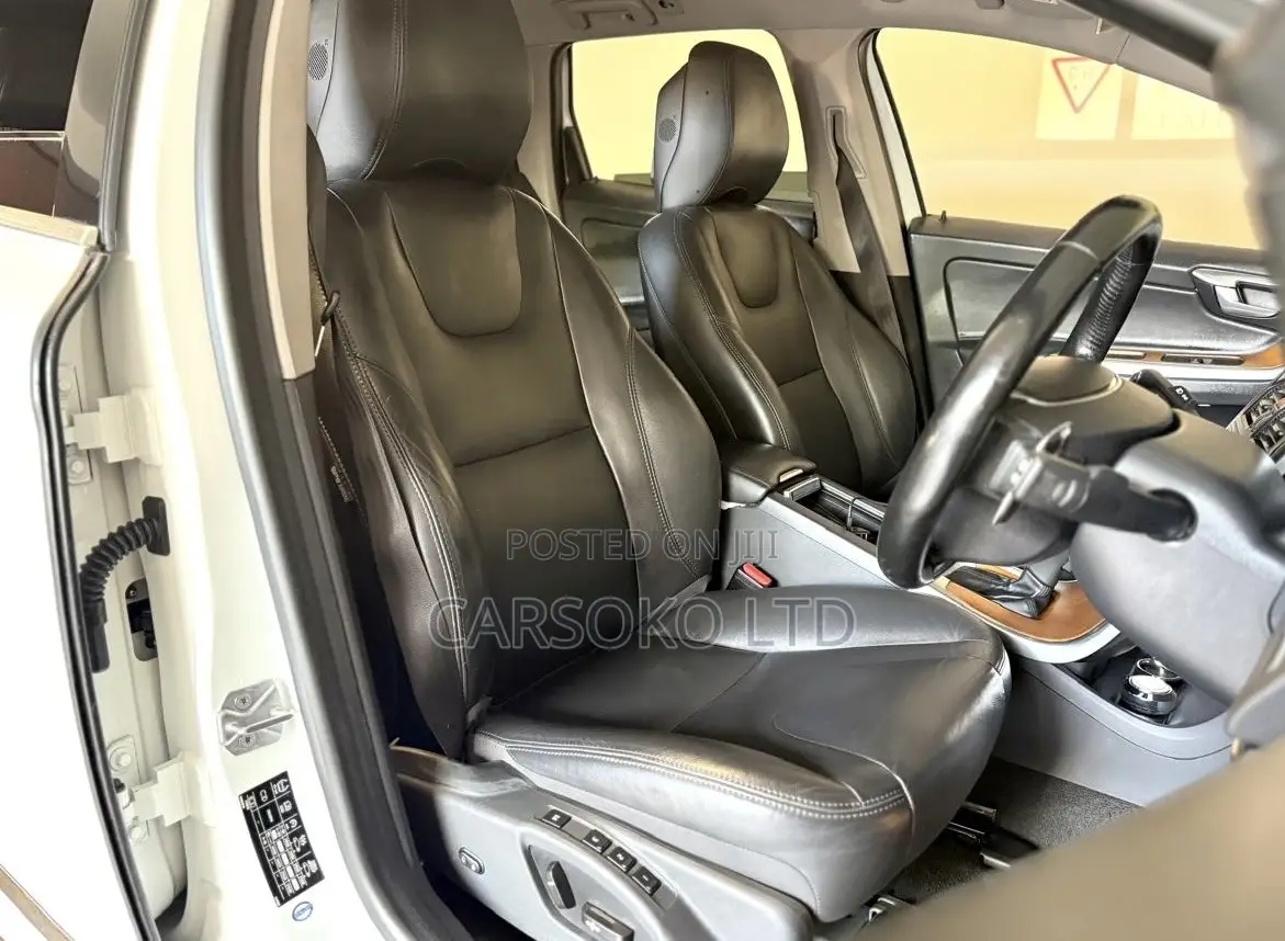 Volvo XC60 T6 R-Design AWD 2017 White