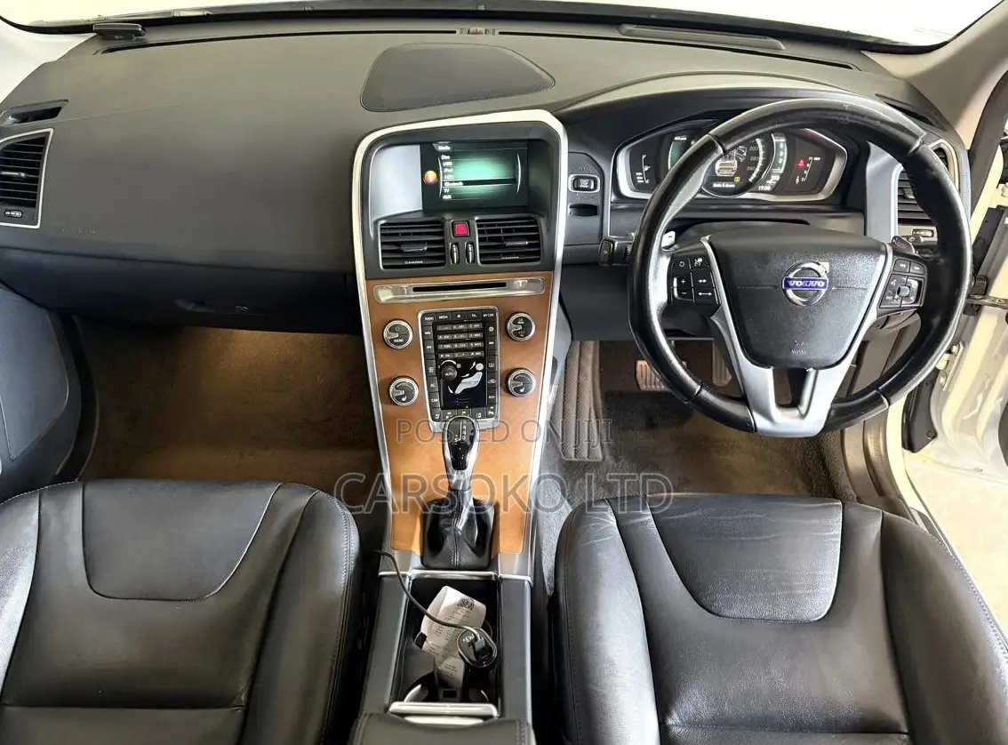 Volvo XC60 T6 R-Design AWD 2017 White