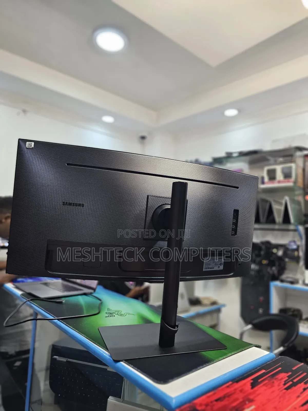 Brand New Samsung Viewfinity S6 34 Inches