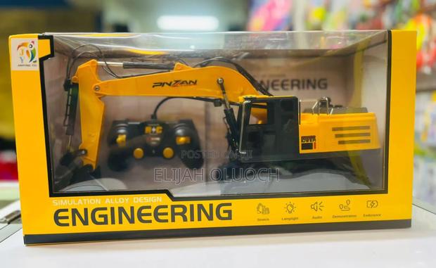 Rechargeable Remote Control Excavator. - thumbnail 3