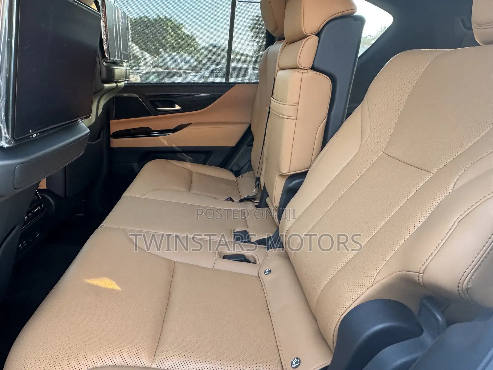 Lexus LX 2023 White