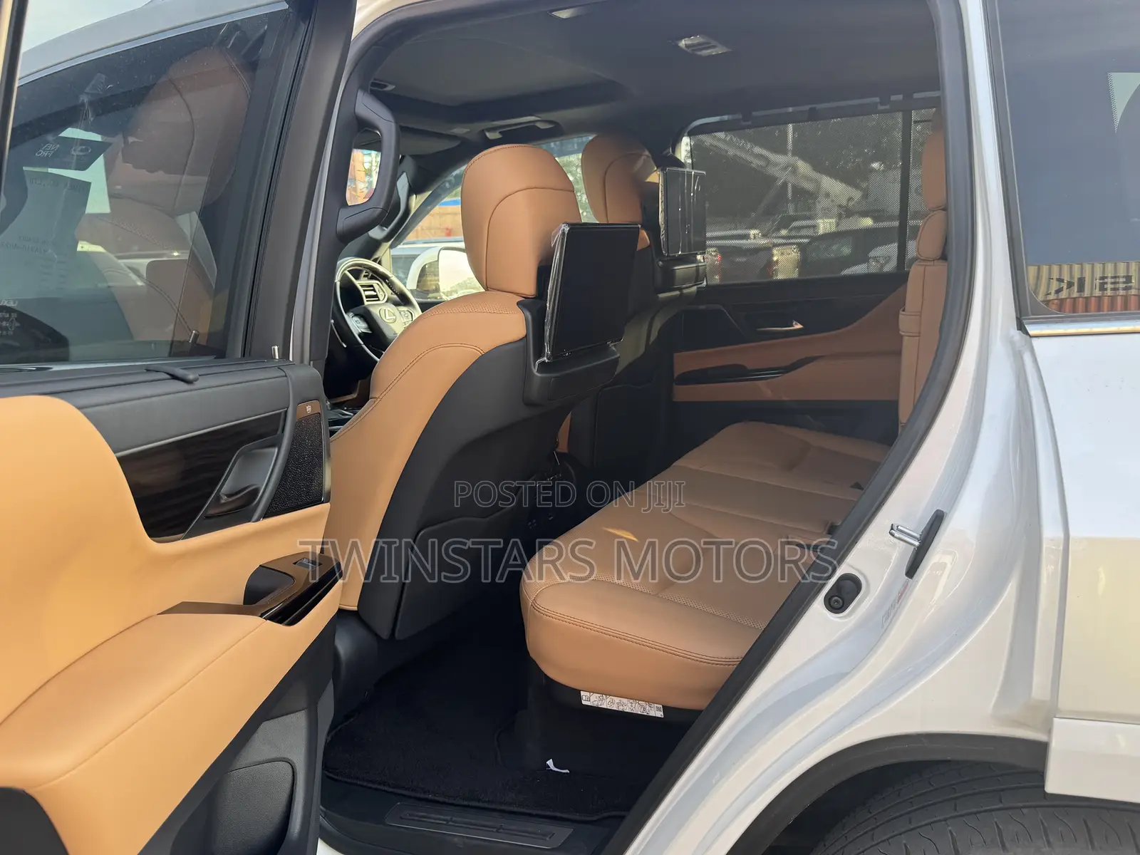 Lexus LX 2023 White