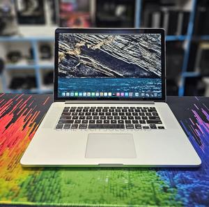 Laptop Apple MacBook Pro 2015 16GB Intel Core I5 SSD 512GB