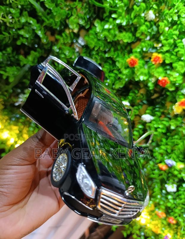 Mercedes-Benz E300 Die-Cast Toy Car
