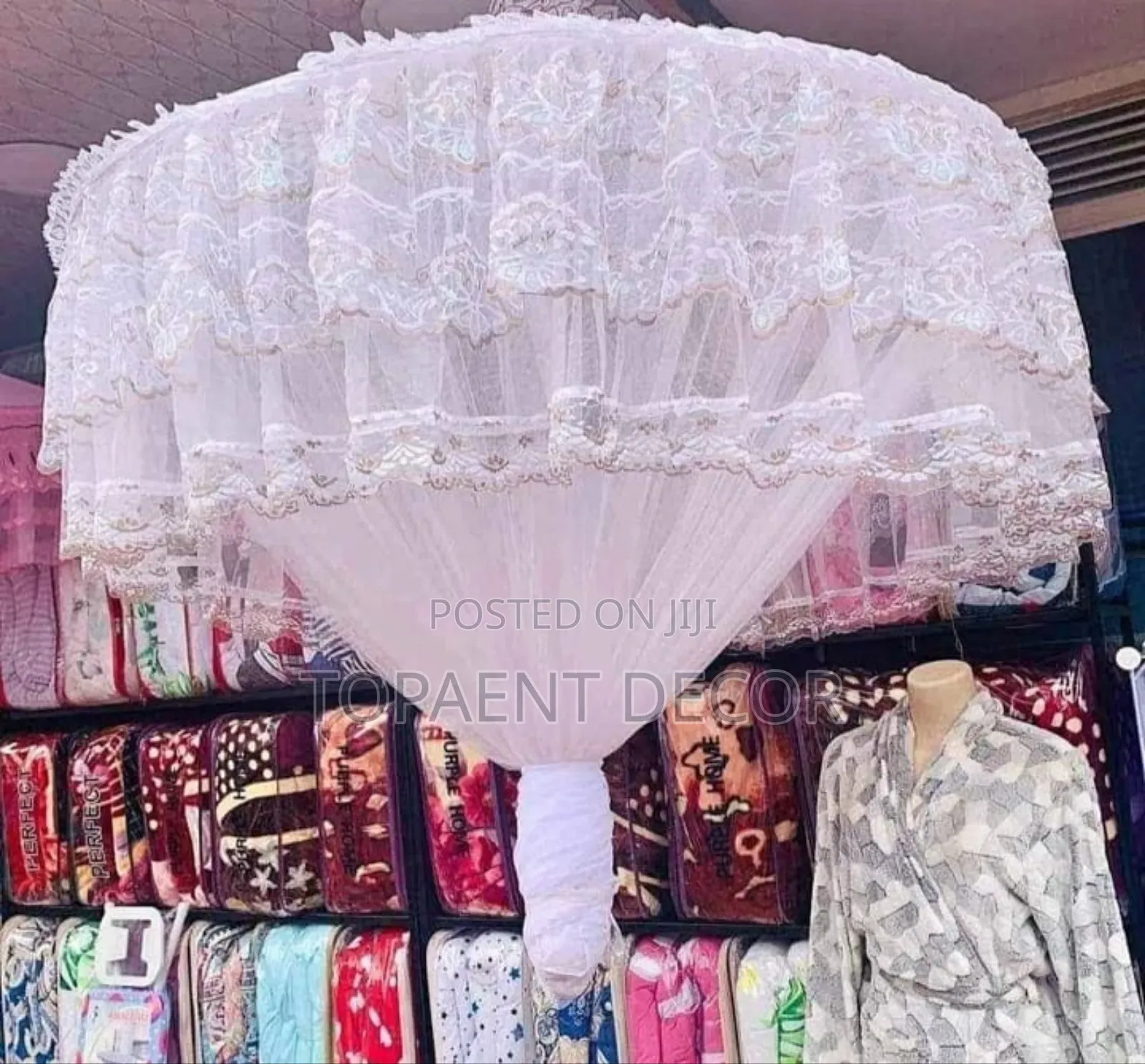 4 by 6 Ceiling Hook Round Pink Mosquito Net