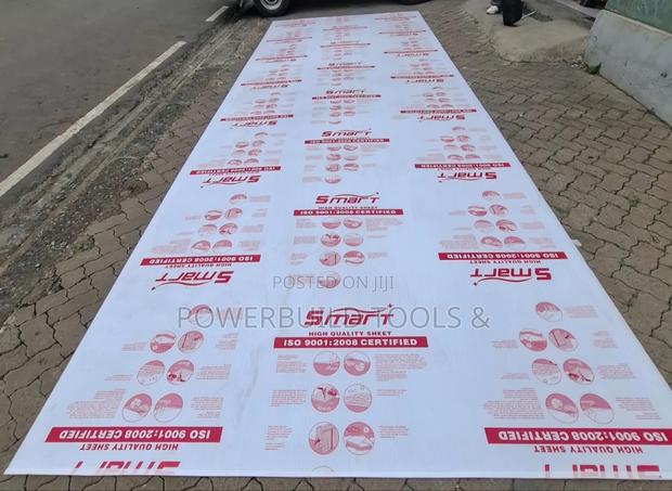 High Quality Polycarbonate Sheet 6mm 5.8metres by 2.1metres - thumbnail 2