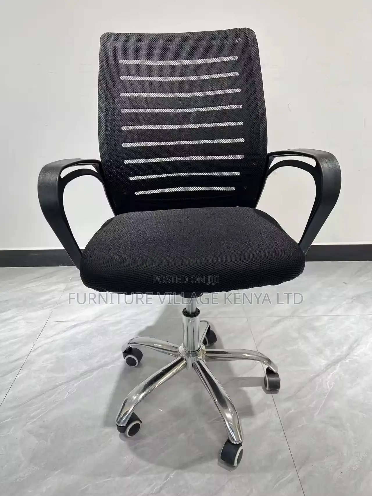 Office Chair: Executive Strong Mesh Backrest Swivel Chair