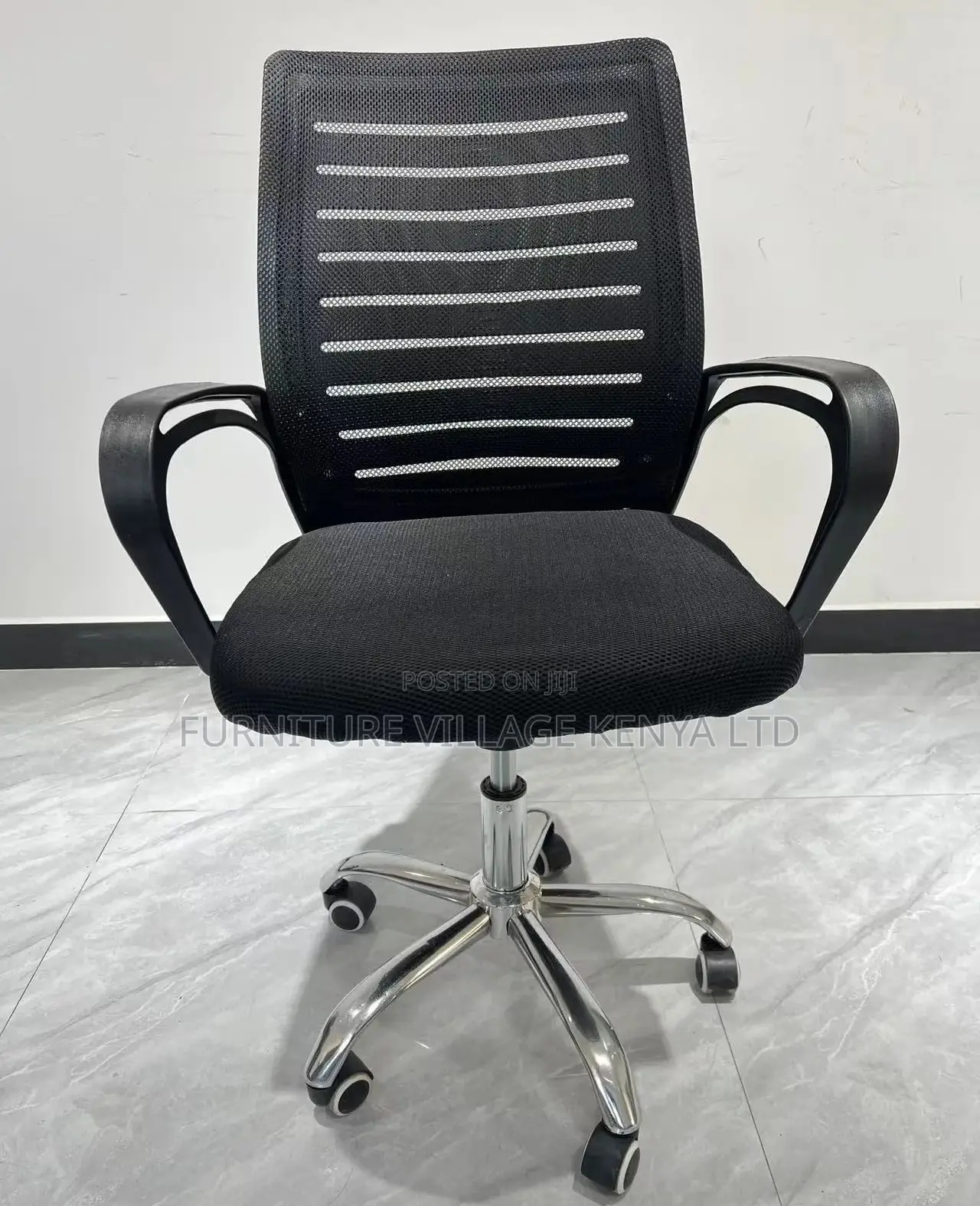 Office Chair: Executive Strong Mesh Backrest Swivel Chair