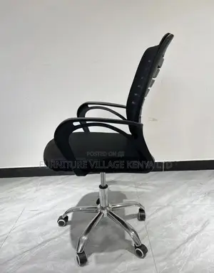Office Chair: Executive Strong Mesh Backrest Swivel Chair