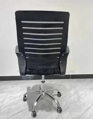 Office Chair: Executive Strong Mesh Backrest Swivel Chair