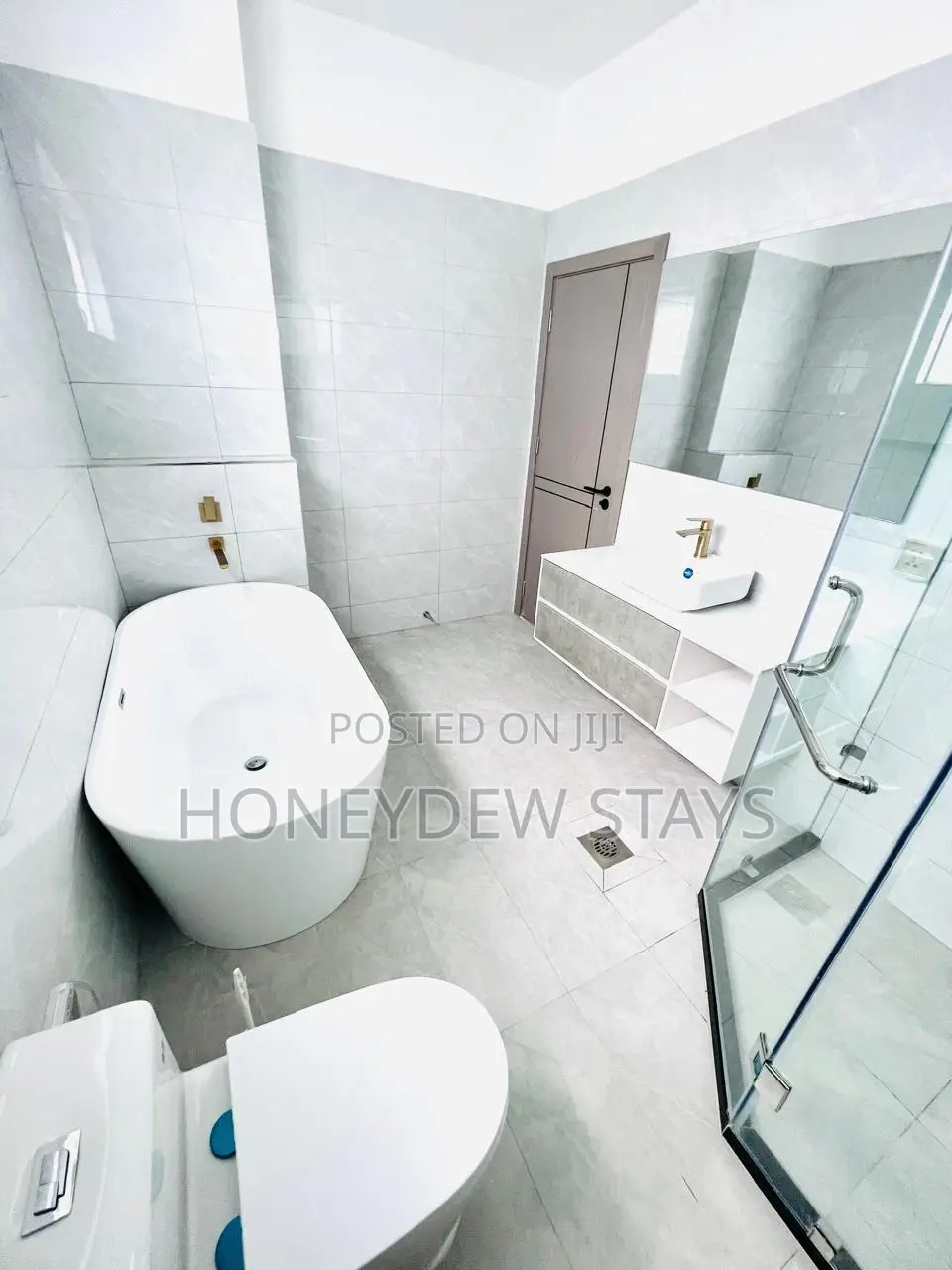 Furnished 5bdrm Apartment in Royal Oaks Residency, Valley Arcade