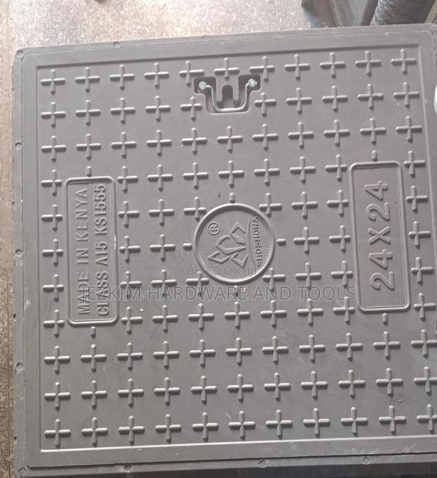 Manhole Cover 24 by 24"