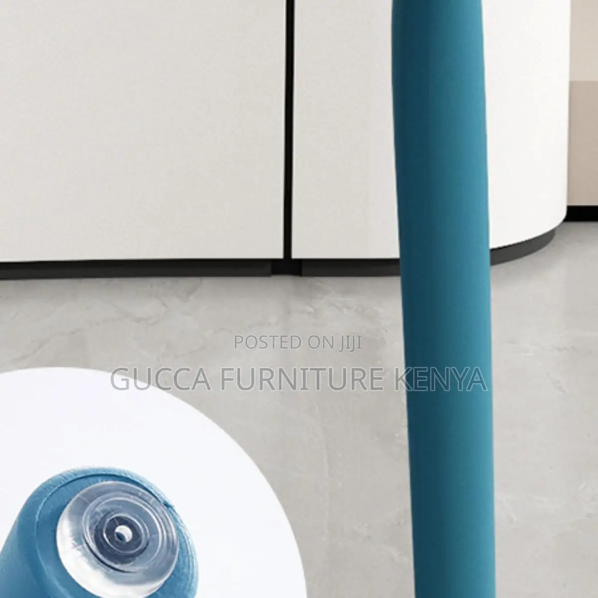Dining Chair: Plastic Modern Dining Seat With Synthetic Legs